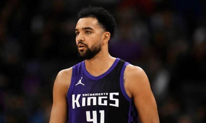 且其中包含, 莱尔斯上赛, azm