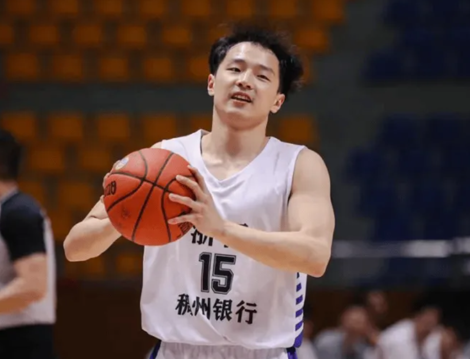 到了王奕博, 再加上球权, jem