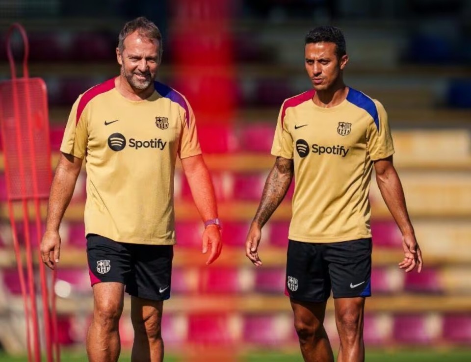 新赛季开局, 罗那任职